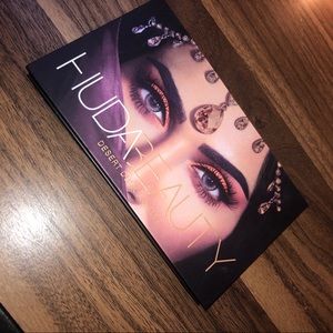 Huda beauty desert dusk